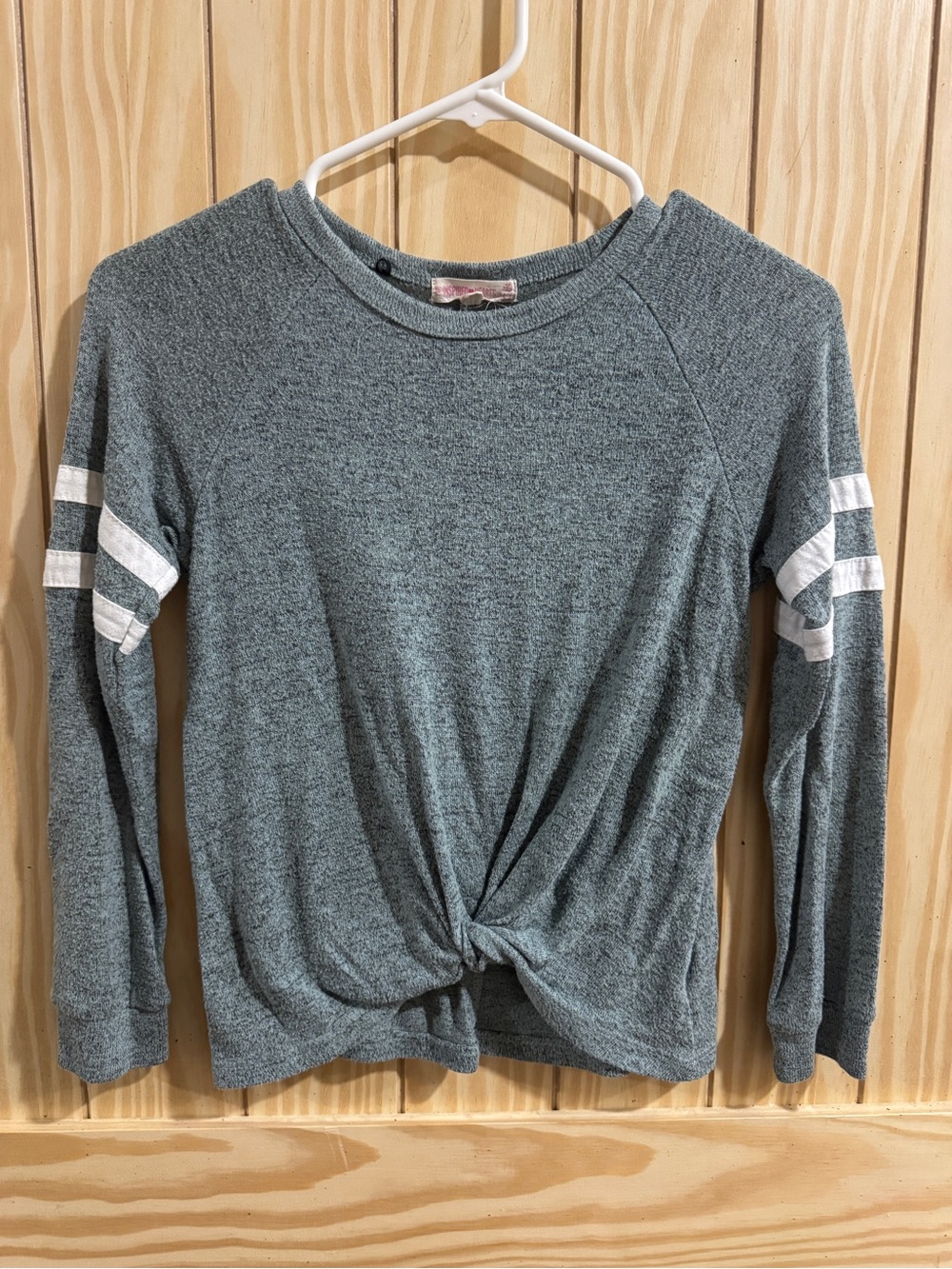 KIDS LONG SLEEVE FRONT TWIST SHIRT